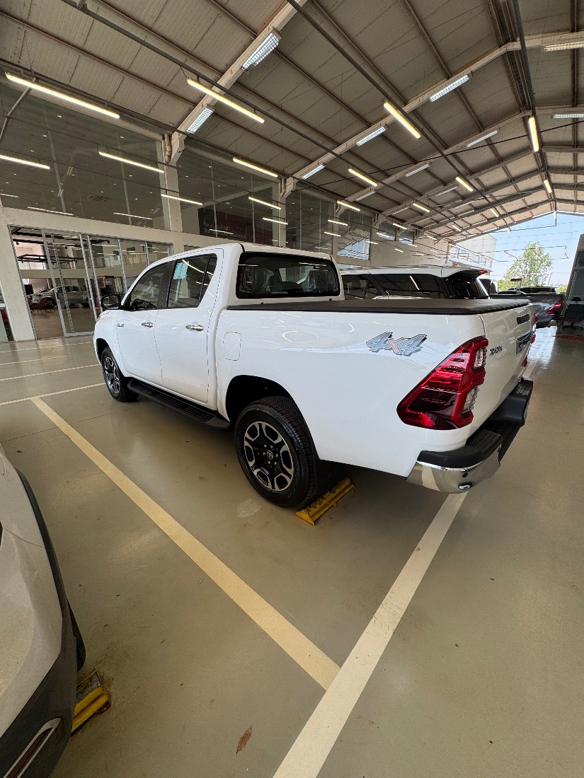 Toyota Hilux SRV CD 2.8 4x4 TDI Automático Diesel 2026/2026 — foto 6 de 11