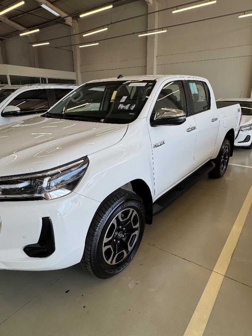 Toyota Hilux SRV CD 2.8 4x4 TDI Automático Diesel 2026/2026 — foto 8 de 11