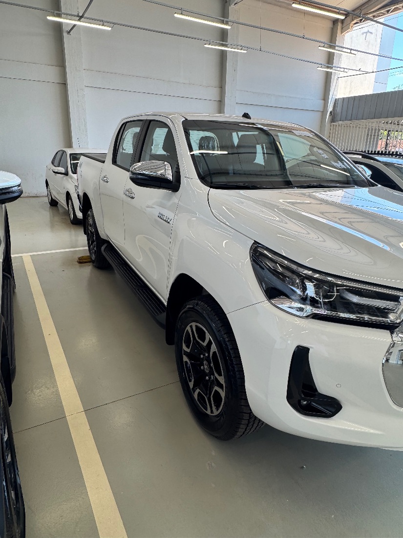 Toyota Hilux SRV CD 2.8 4x4 TDI Automático Diesel 2026/2026 — foto 9 de 11