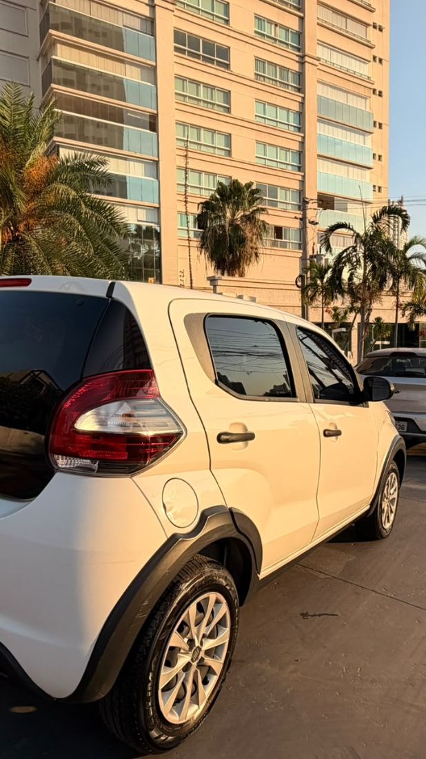 Fiat Mobi Like Flex 2021/2022 — foto 3 de 15
