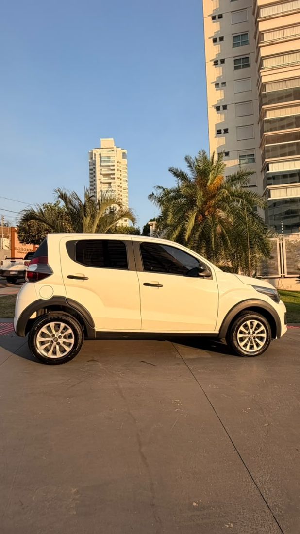 Fiat Mobi Like Flex 2021/2022 — foto 4 de 15