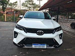 Hilux Sw4 Srx Platinum 2.8 4x4 Turbo Automático Diesel 2024/2024 em Cuiabá - MT