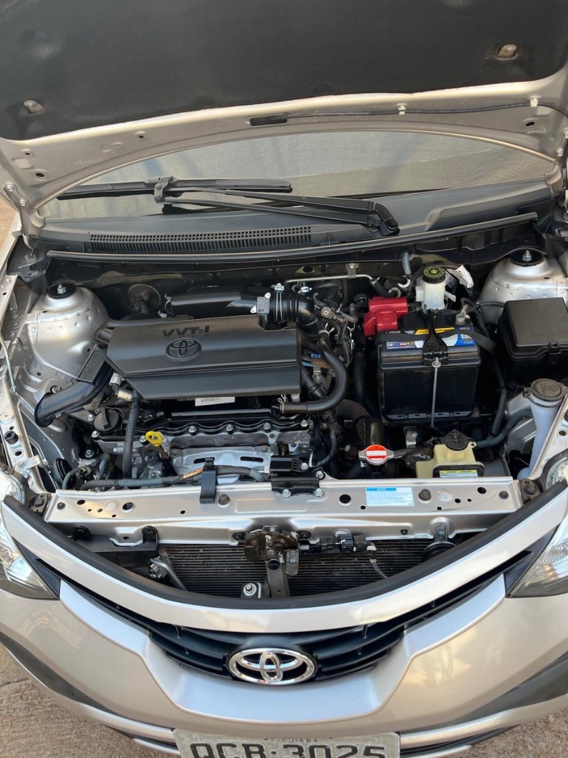 Toyota Etios Hatch XS 1.5 Automático Flex 2017/2018 — foto 9 de 12