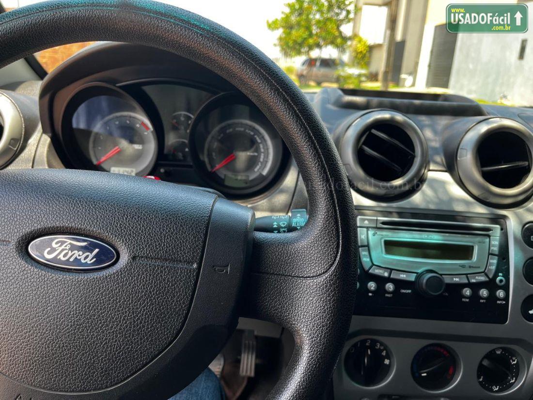 FORD Fiesta Hatch 4P Flex 2013/2013 — foto 4 de 7