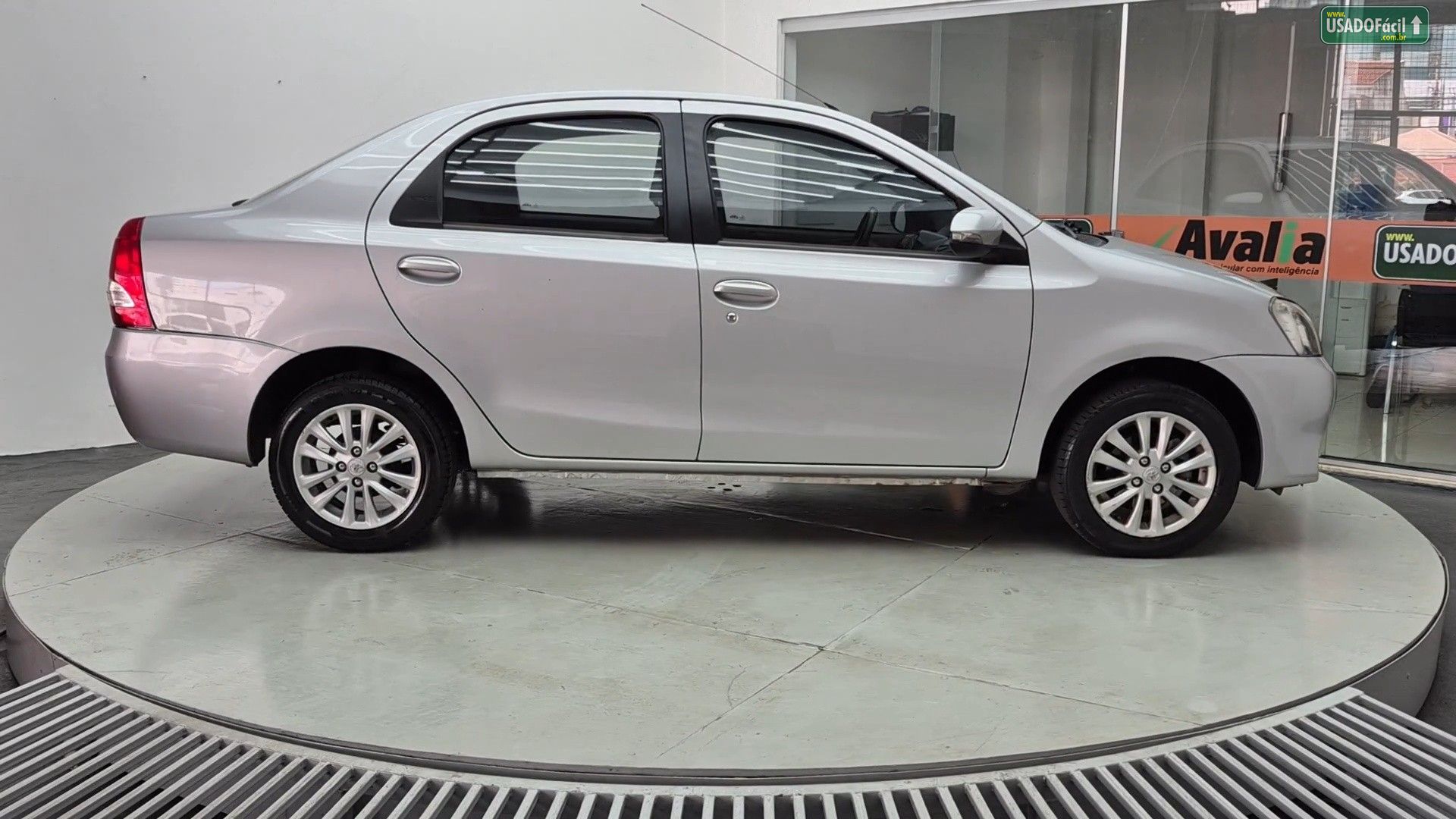 TOYOTA Etios Sedan XLS 1.5 Mecânico Flex 2015/2016 — foto 4 de 24