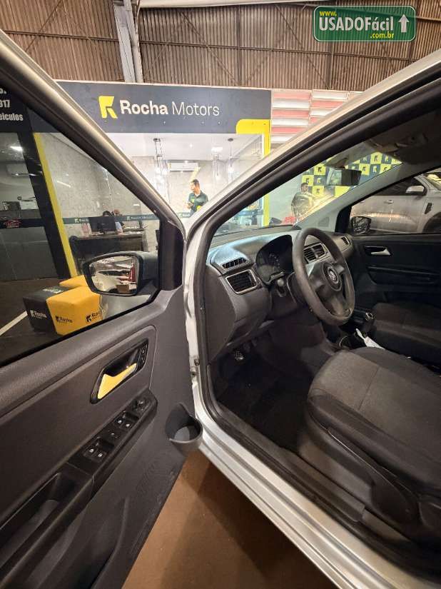 Volkswagen Fox 1.0 Mi 4P Total Flex 2012/2013 — foto 12 de 18