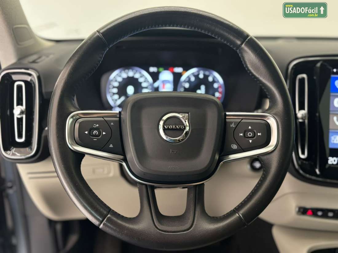 VOLVO Volvo XC 40 T-5 Momentum 2.0 252cv AWD 2018/2019 — foto 9 de 13