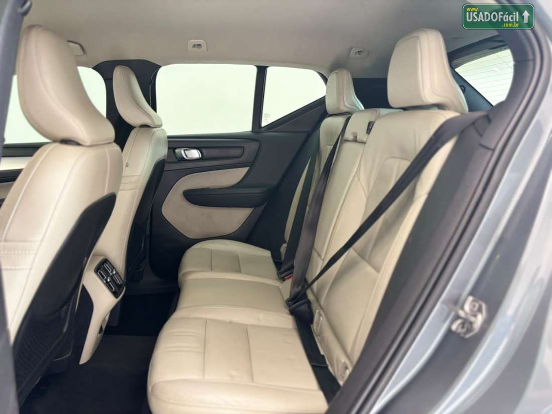 VOLVO Volvo XC 40 T-5 Momentum 2.0 252cv AWD 2018/2019 — foto 13 de 13