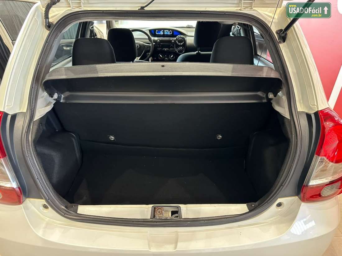 TOYOTA Etios Hatch X Plus 1.5 Mecânico Flex 2019/2020 — foto 14 de 15