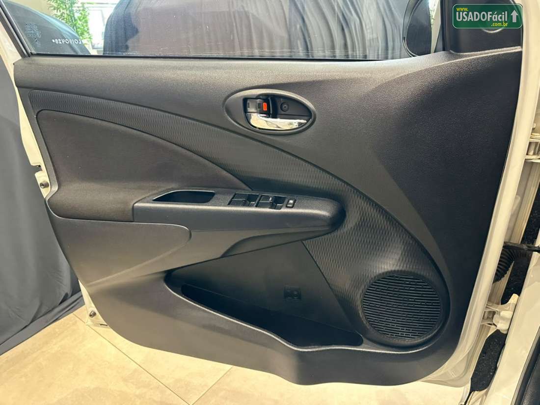 TOYOTA Etios Hatch X Plus 1.5 Mecânico Flex 2019/2020 — foto 13 de 15