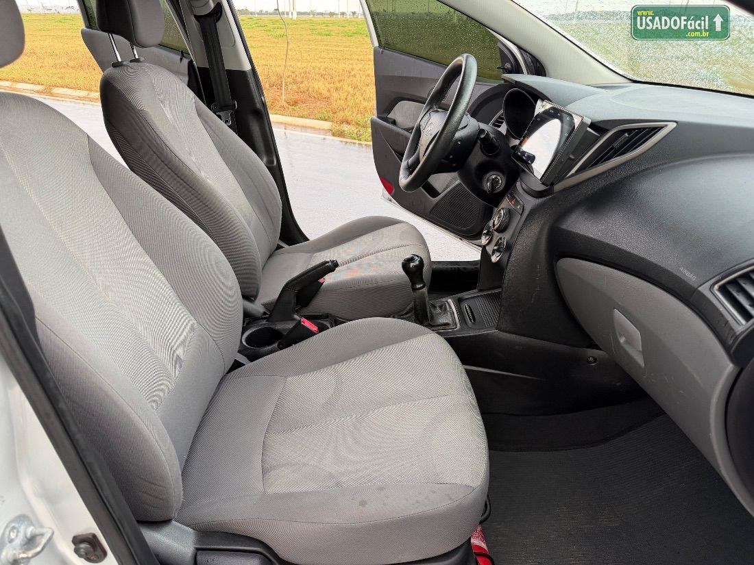 Hyundai HB20S Sedan Comfort Plus 1.0 Mecânico Flex 2015/2015 — foto 10 de 12
