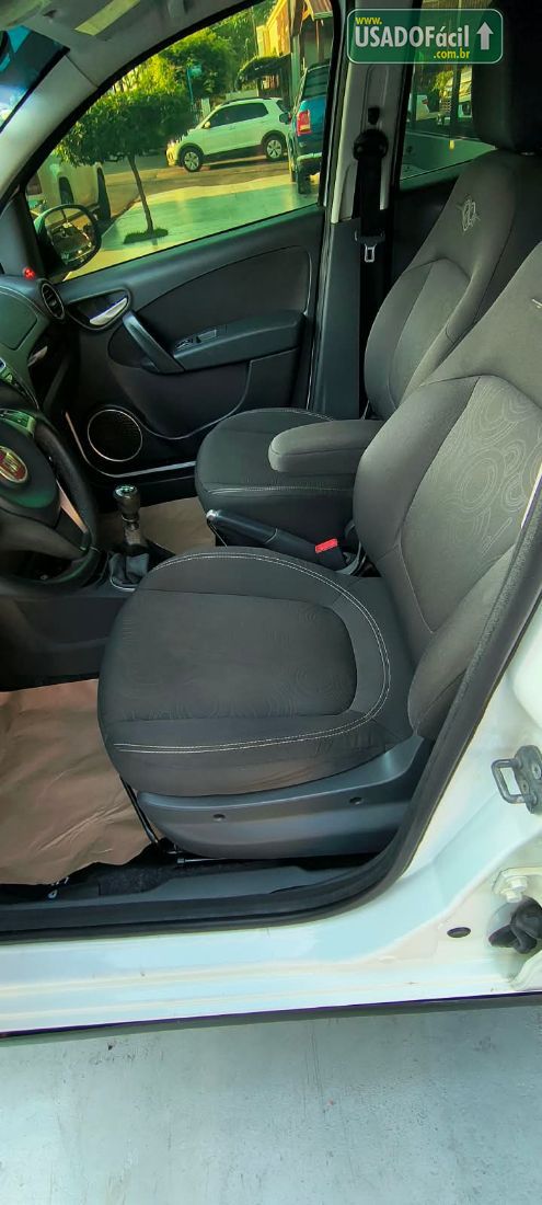 Fiat Grand Siena Attractive 1.4 Evo Fire Flex 2017/2018 — foto 4 de 7
