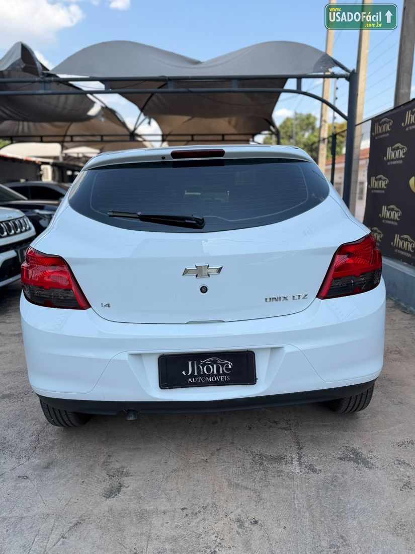 CHEVROLET/GM Onix Hatch LTZ 1.4 Mecânico Flex 2015/2016 — foto 6 de 9