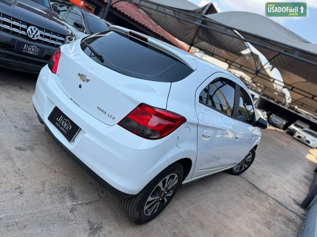 CHEVROLET/GM Onix Hatch LTZ 1.4 Mecânico Flex 2015/2016 — foto 7 de 9