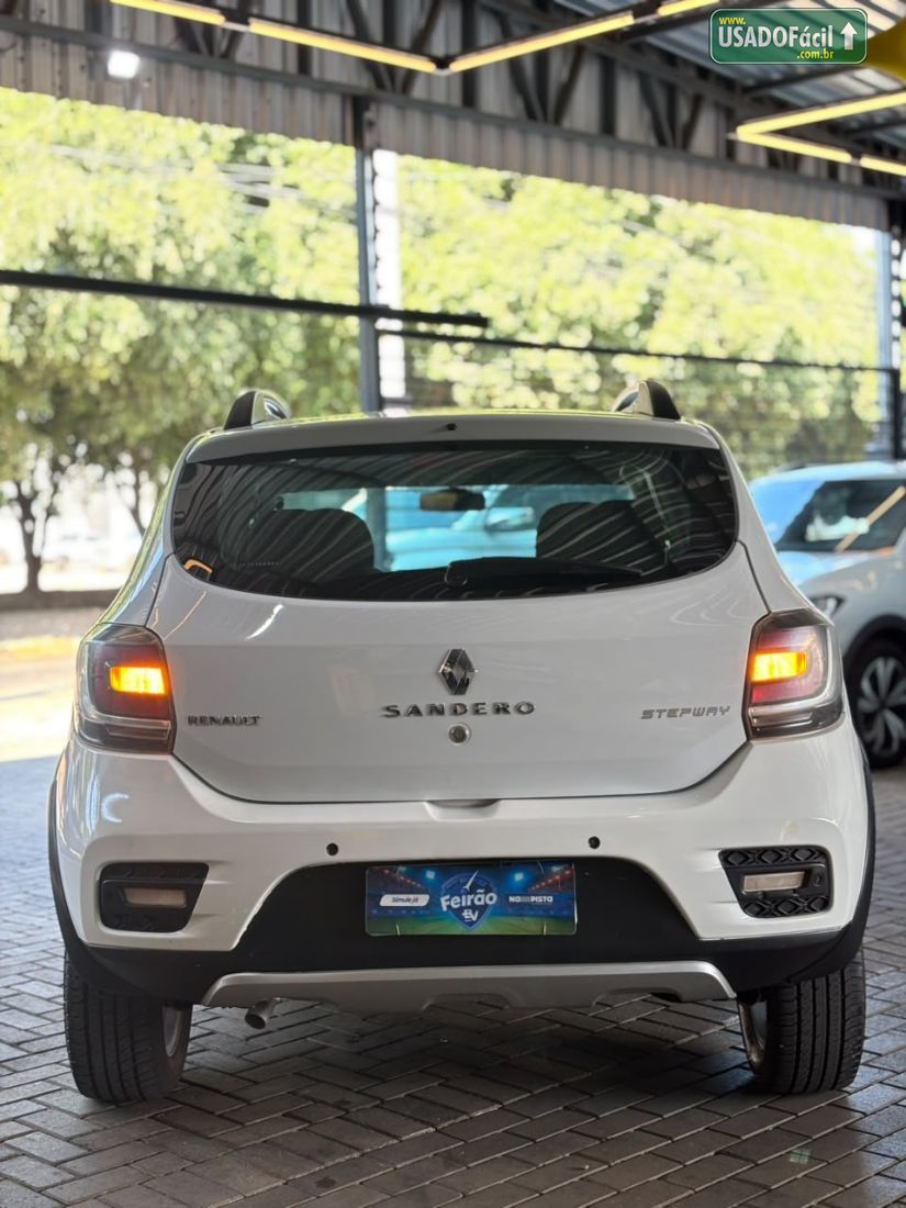 Renault Sandero Stepway 1.6 5P Hi-Power 2014/2015 — foto 5 de 14