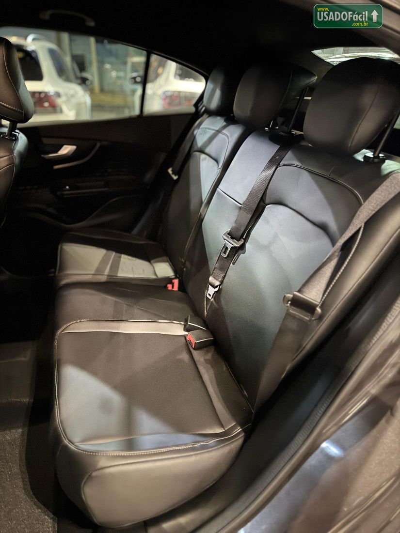 Fiat Fastback Audace 200 Turbo Automático Híbri­do 2025/2026 — foto 17 de 20