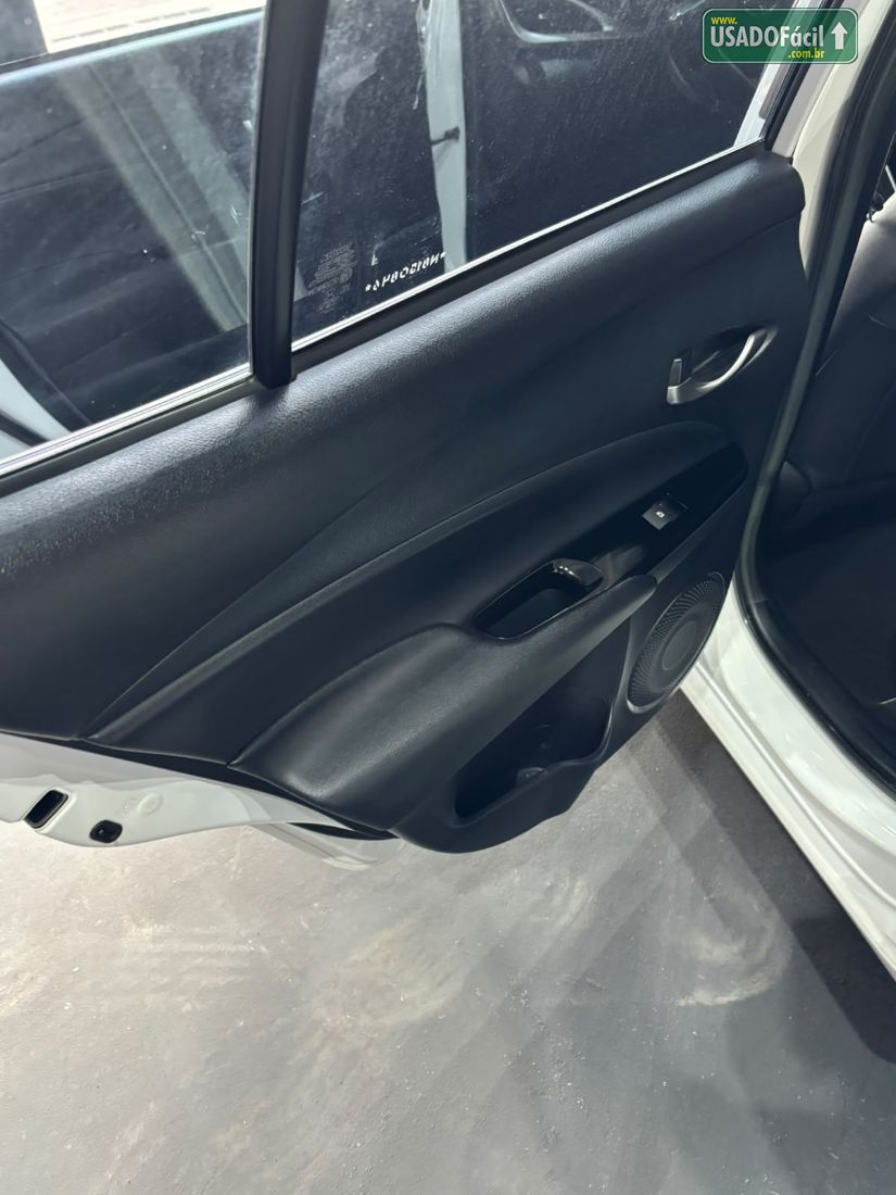 TOYOTA Yaris Hatch XS Connect 1.5 Automático Flex 2021/2022 — foto 12 de 13