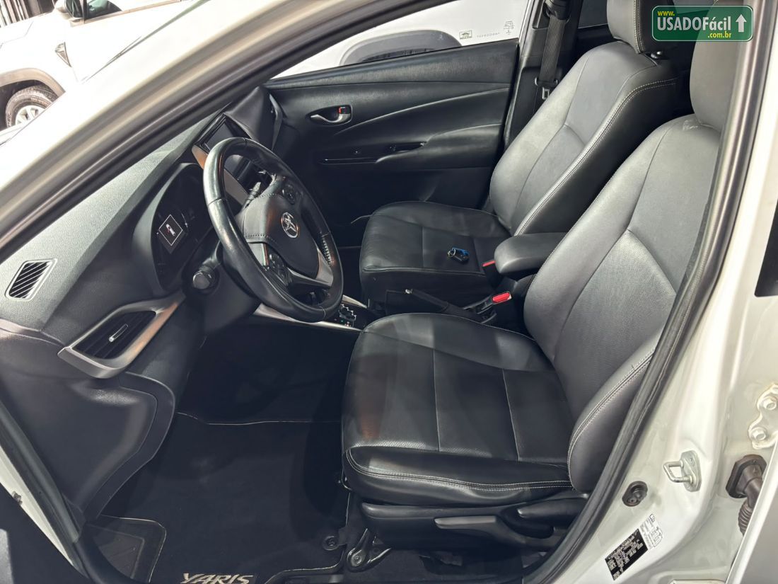 TOYOTA Yaris Hatch XS Connect 1.5 Automático Flex 2021/2022 — foto 9 de 13