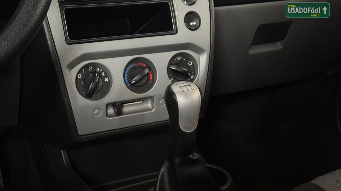 Ford Fiesta Hatch 1.5 Mecânico 5P Flex 2013/2014 — foto 15 de 17