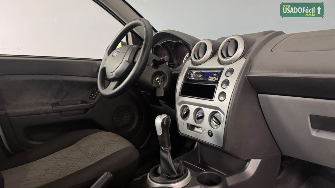 Ford Fiesta Hatch 1.5 Mecânico 5P Flex 2013/2014 — foto 8 de 17