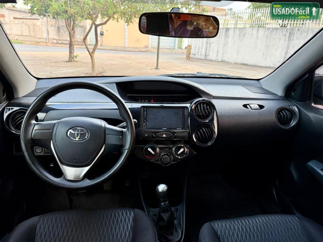 TOYOTA Etios Hatch X 1.3 Mecânico Flex 2017/2018 — foto 10 de 19