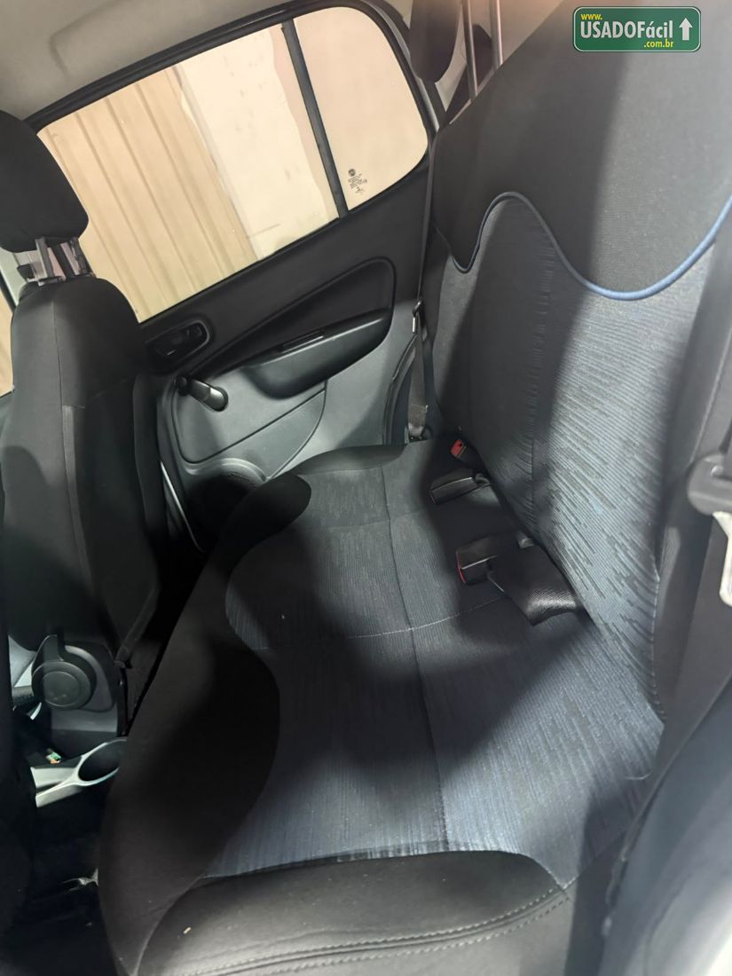 Fiat Uno Drive 1.0 Flex 5P 2017/2018 — foto 10 de 14