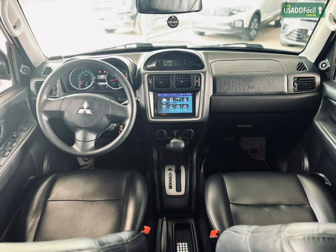 Mitsubishi Pajero TR4 2.0 4x2 Automático Flex 2013/2014 — foto 12 de 19