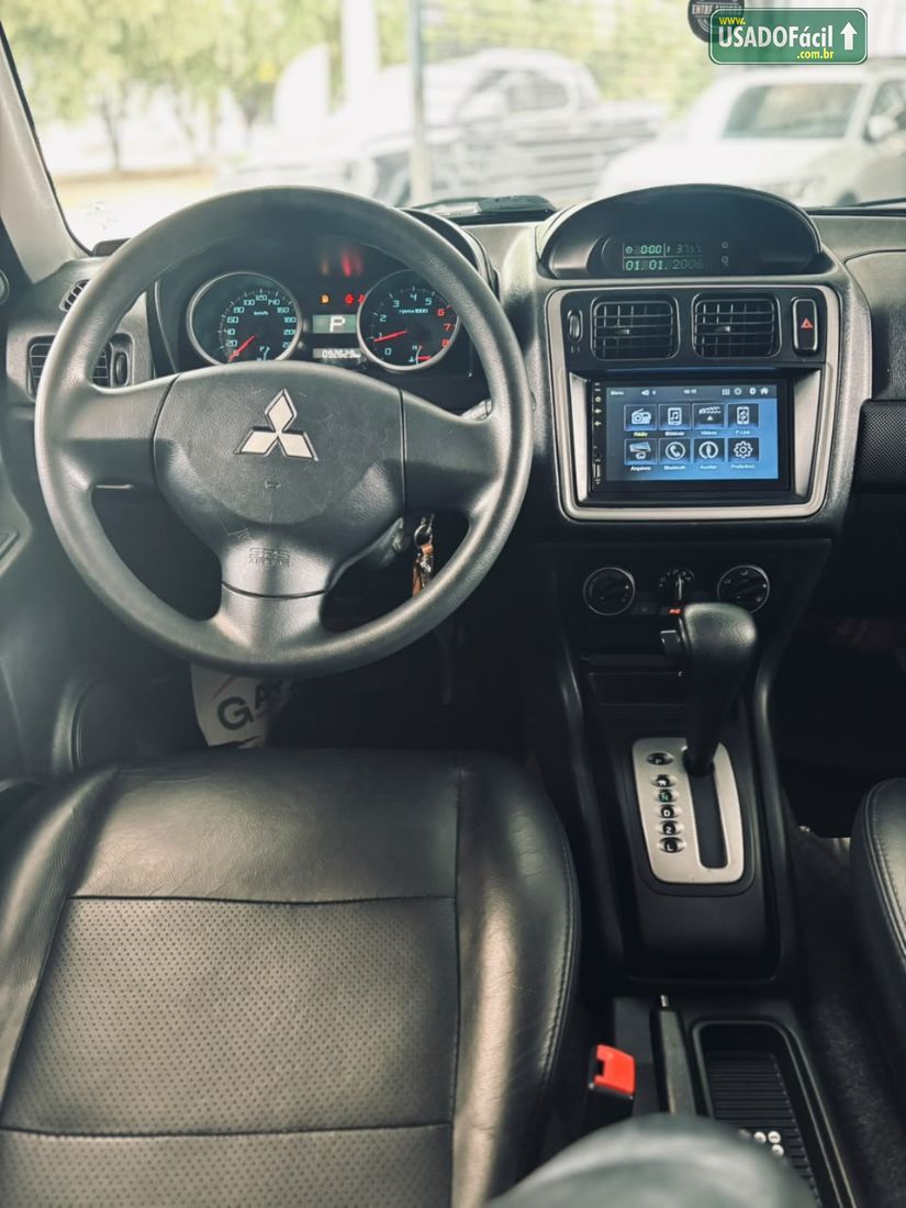 Mitsubishi Pajero TR4 2.0 4x2 Automático Flex 2013/2014 — foto 8 de 19