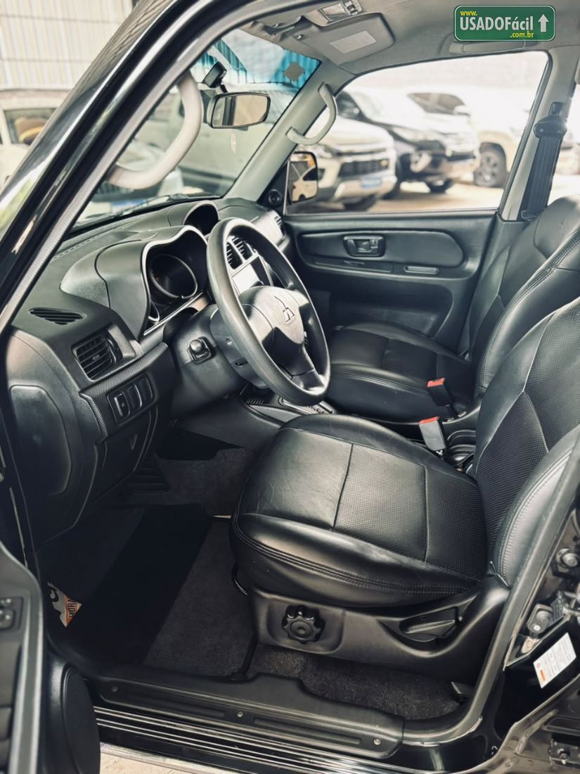 Mitsubishi Pajero TR4 2.0 4x2 Automático Flex 2013/2014 — foto 9 de 19