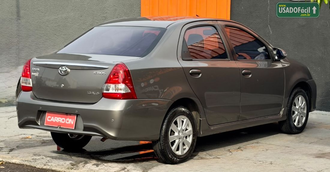 Toyota Etios Sedan XLS 1.5 Automático Flex 2017/2018 — foto 4 de 13