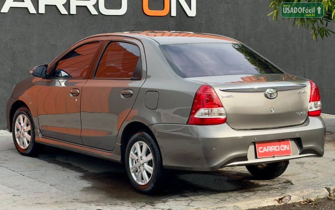 Toyota Etios Sedan XLS 1.5 Automático Flex 2017/2018 — foto 6 de 13