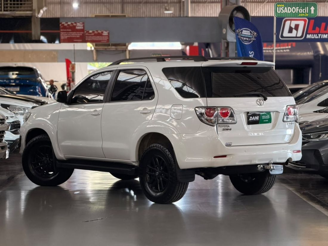 Toyota Hilux SW4 SR 4x2 2.7 Mecânico Flex 2013/2013 — foto 10 de 12