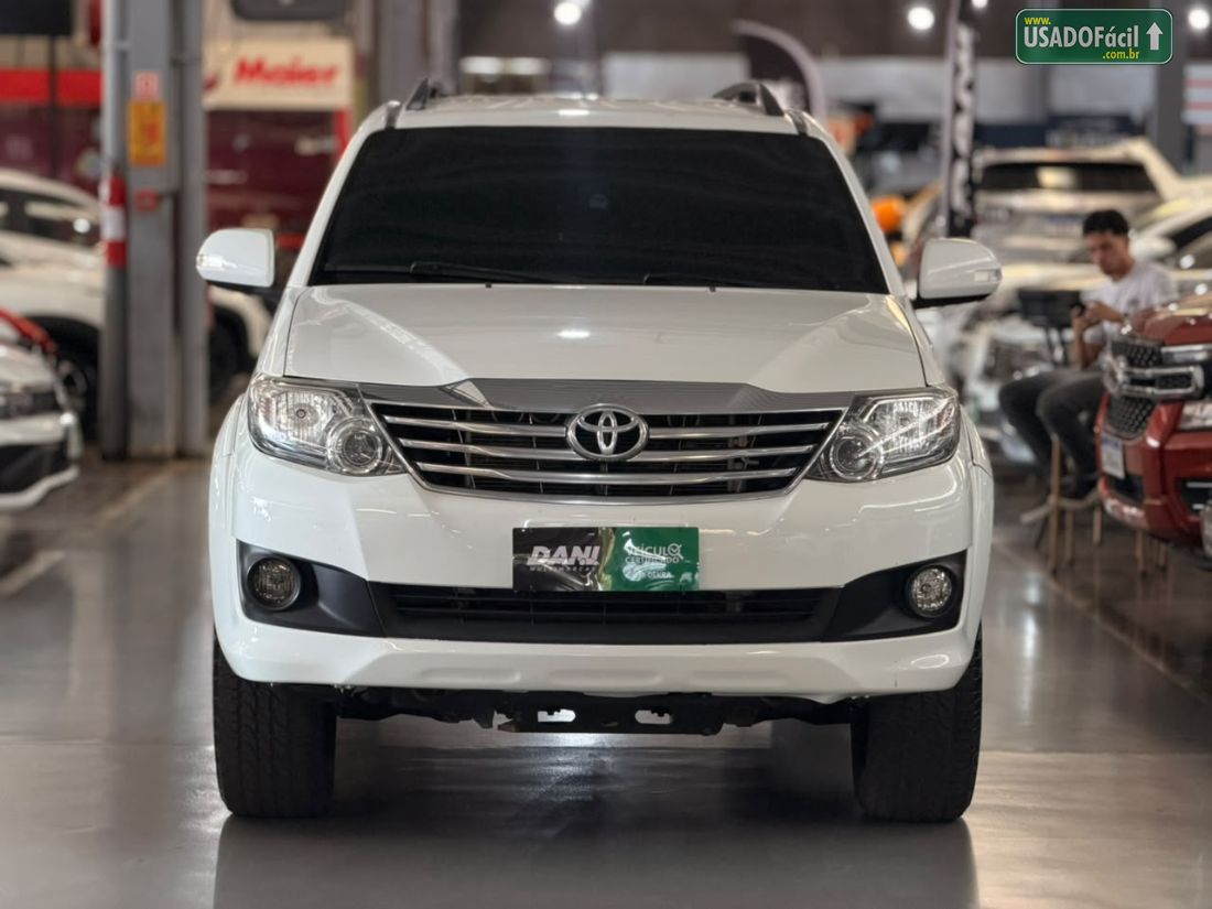 Toyota Hilux SW4 SR 4x2 2.7 Mecânico Flex 2013/2013 — foto 2 de 12