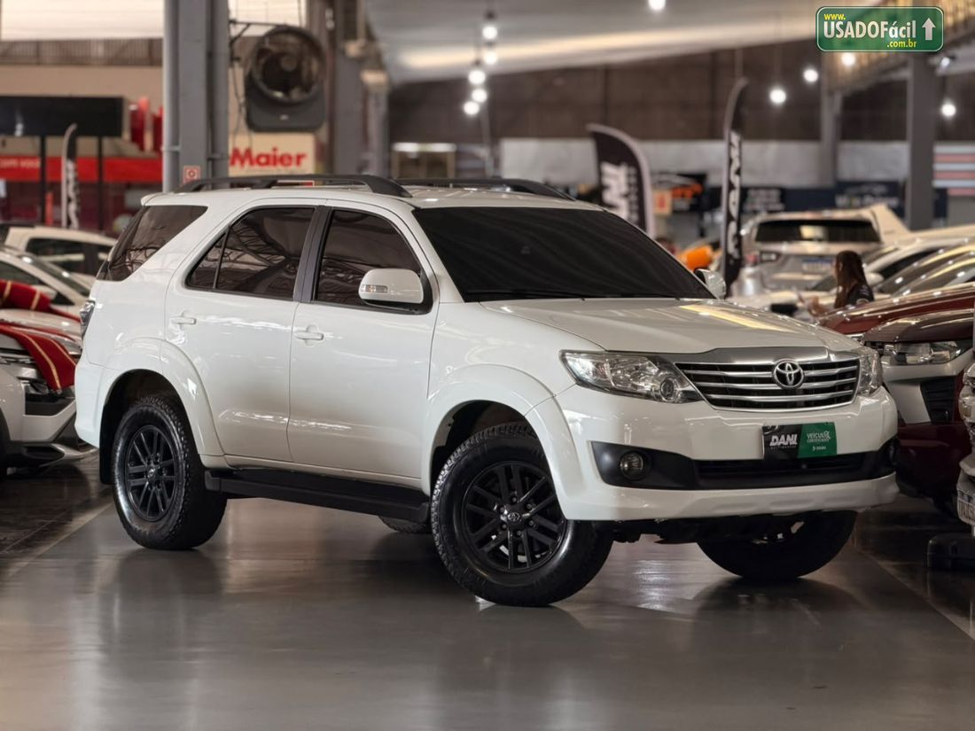 Toyota Hilux SW4 SR 4x2 2.7 Mecânico Flex 2013/2013 — foto 3 de 12