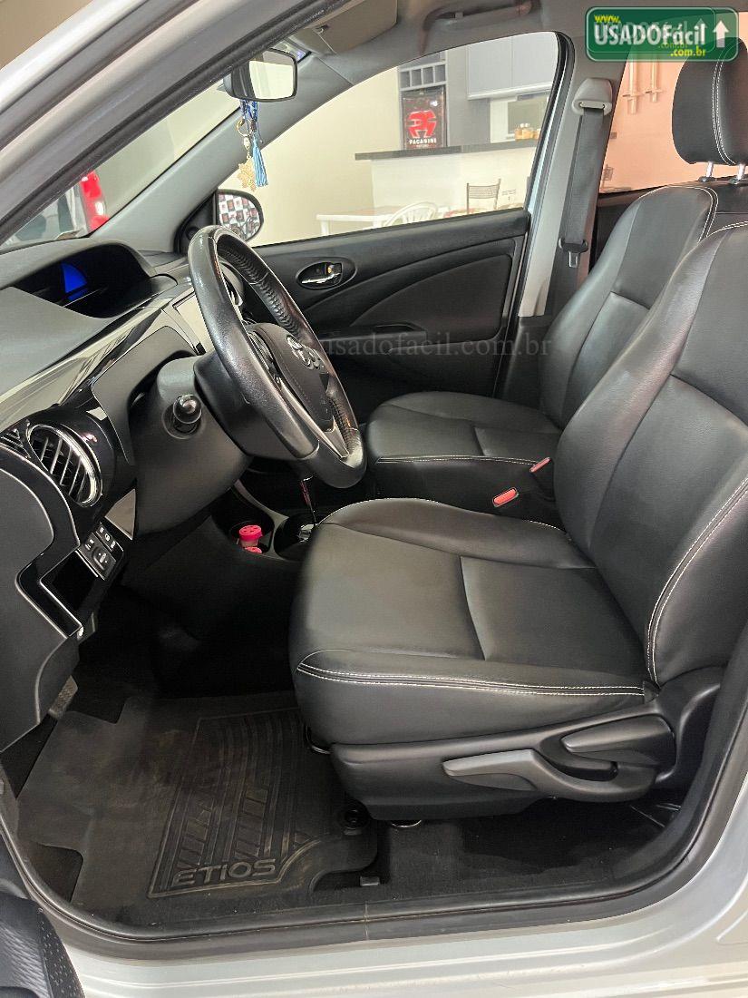 TOYOTA Etios Hatch XLS 1.5 Automático Flex 2017/2018 — foto 11 de 14