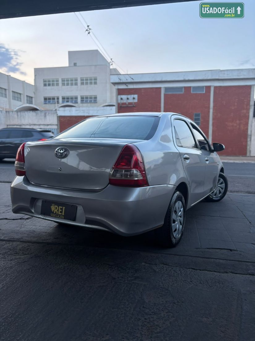 Toyota Etios Sedan XS 1.5 Automático Flex 2017/2018 — foto 2 de 10