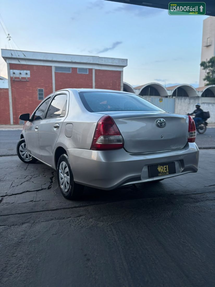 Toyota Etios Sedan XS 1.5 Automático Flex 2017/2018 — foto 4 de 10