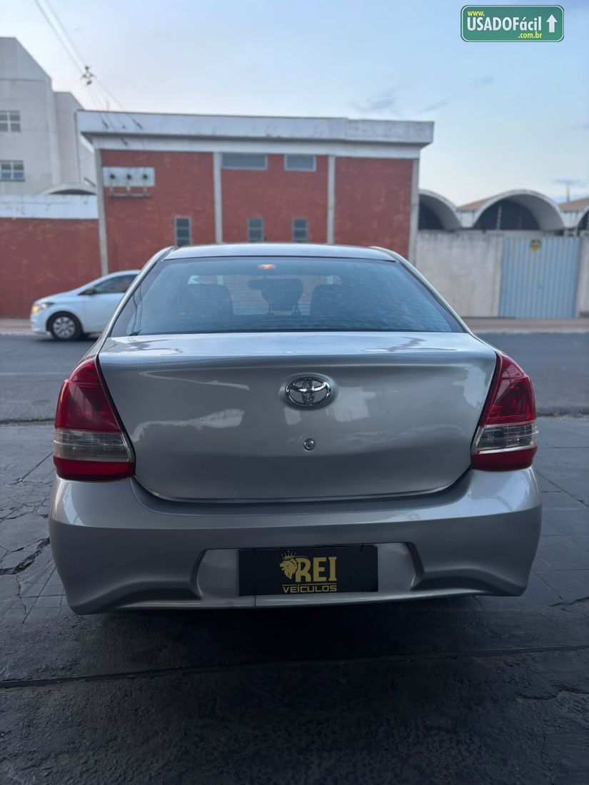 Toyota Etios Sedan XS 1.5 Automático Flex 2017/2018 — foto 6 de 10