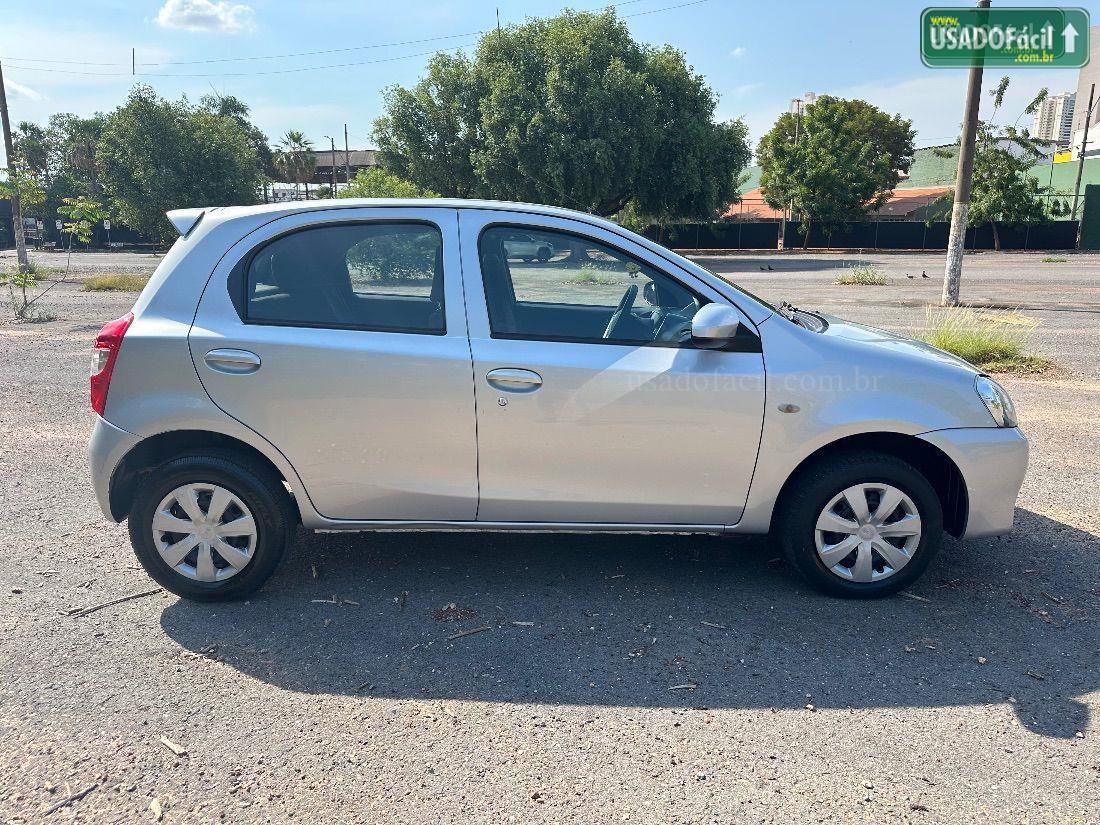 TOYOTA Etios Hatch X 1.3 Mecânico Flex 2015/2016 — foto 2 de 10