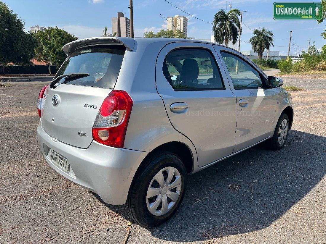 TOYOTA Etios Hatch X 1.3 Mecânico Flex 2015/2016 — foto 3 de 10