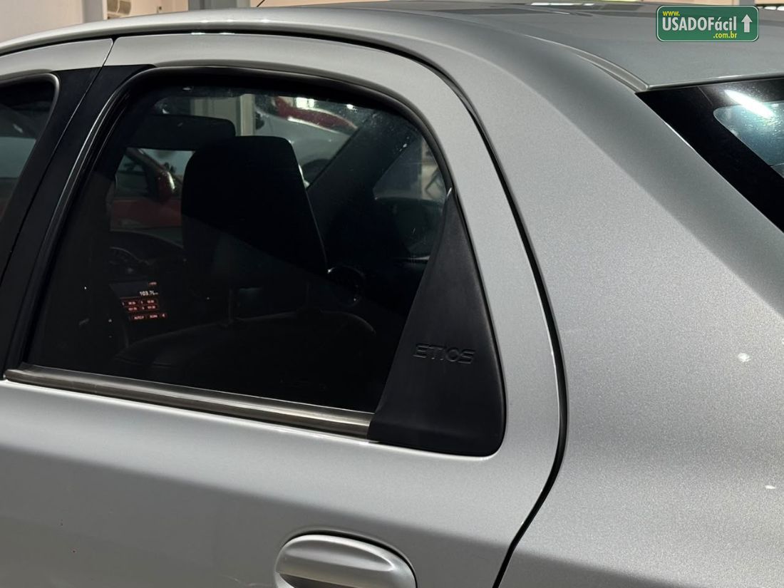 Toyota Etios Sedan XLS 1.5 Mecânico Flex 2015/2016 — foto 8 de 19