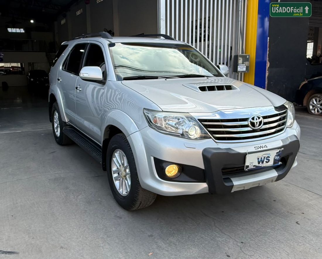 Toyota Hilux SW4 SRV D4-D 3.0 4x4 TDI Automático Diesel 2013/2014 — foto 3 de 20