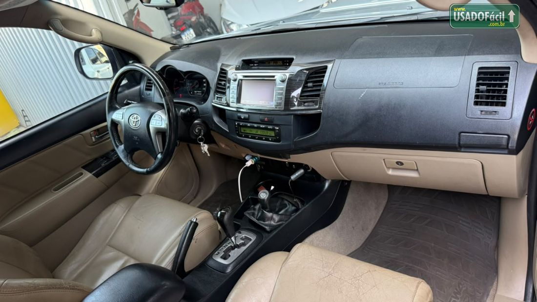 Toyota Hilux SW4 SRV D4-D 3.0 4x4 TDI Automático Diesel 2013/2014 — foto 4 de 20