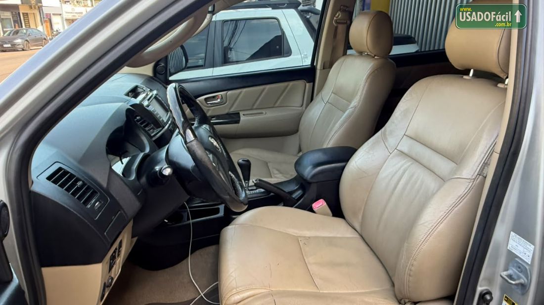 Toyota Hilux SW4 SRV D4-D 3.0 4x4 TDI Automático Diesel 2013/2014 — foto 9 de 20