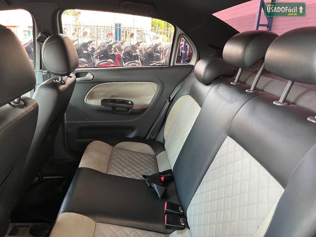 Volkswagen Voyage Evidence 1.6 Total Flex 2015/2016 — foto 11 de 12