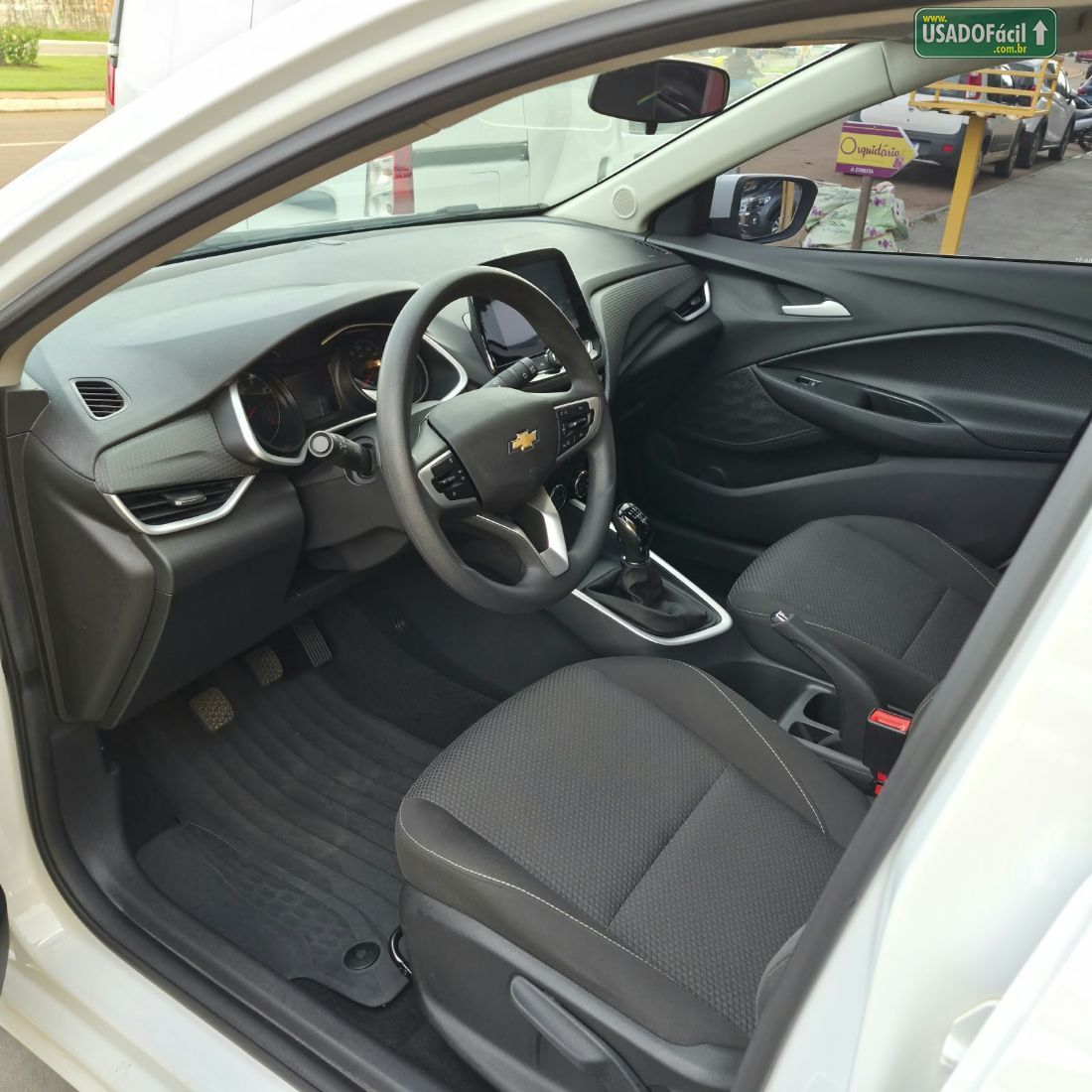 CHEVROLET/GM Onix Sedan Plus LT 1.0 Mecânico Flex 2023/2024 — foto 8 de 15