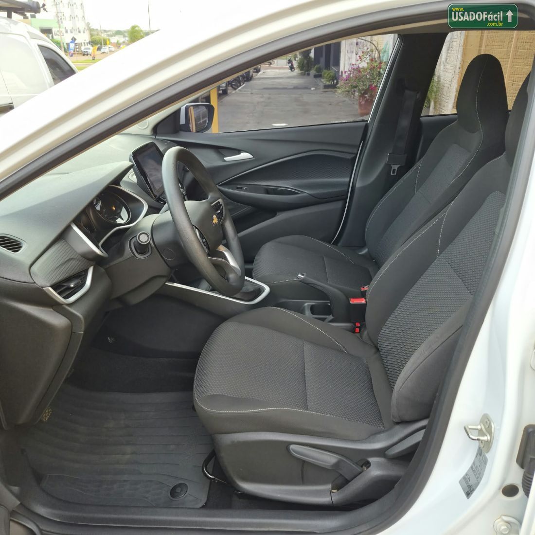 CHEVROLET/GM Onix Sedan Plus LT 1.0 Mecânico Flex 2023/2024 — foto 9 de 15