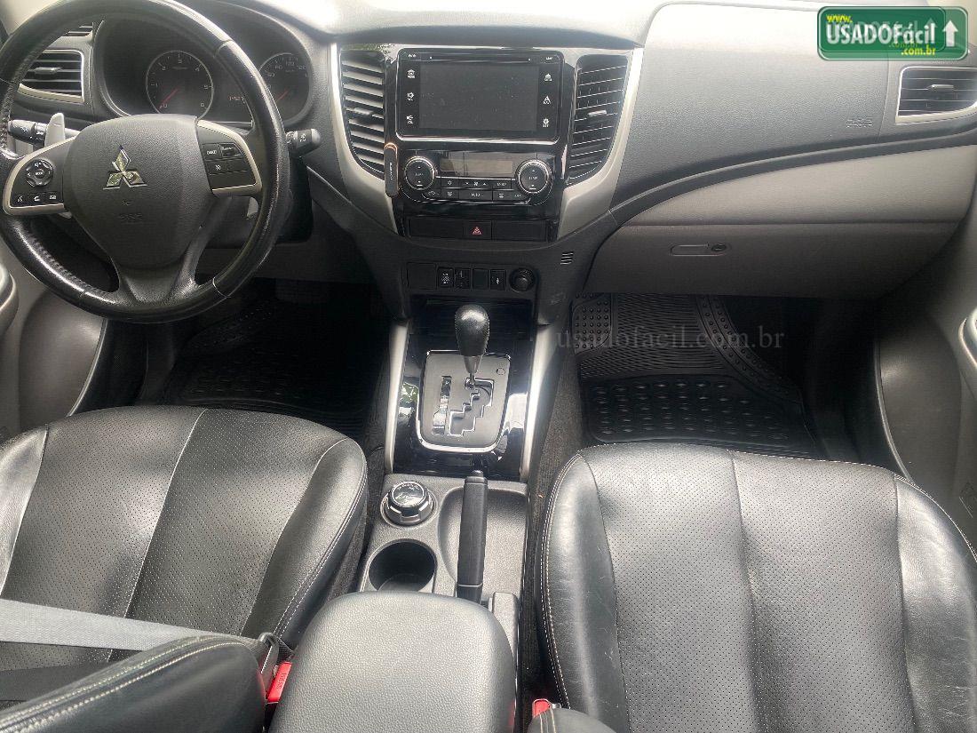 MITSUBISHI L200 Triton Sport HPE CD 2.4 4x4 Automático Diesel 2017/2018 — foto 10 de 14