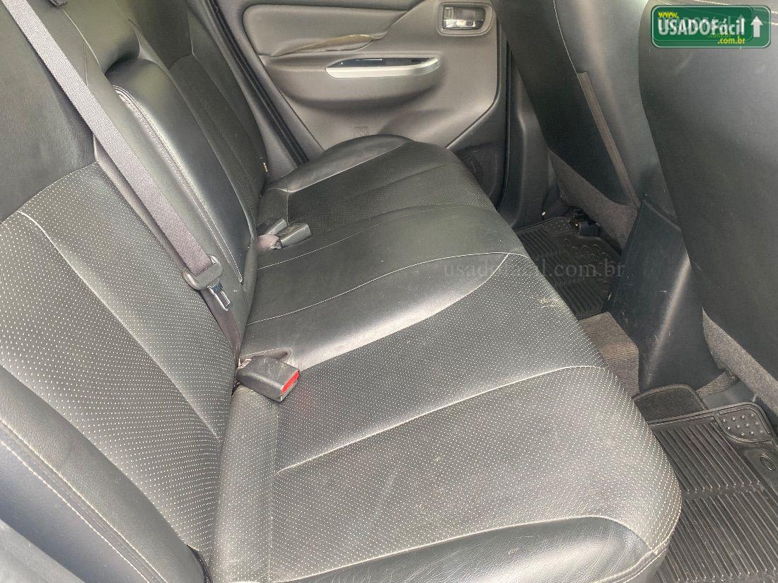 MITSUBISHI L200 Triton Sport HPE CD 2.4 4x4 Automático Diesel 2017/2018 — foto 14 de 14
