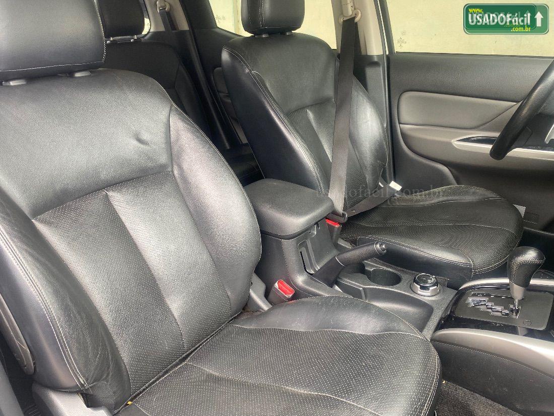 MITSUBISHI L200 Triton Sport HPE CD 2.4 4x4 Automático Diesel 2017/2018 — foto 8 de 14